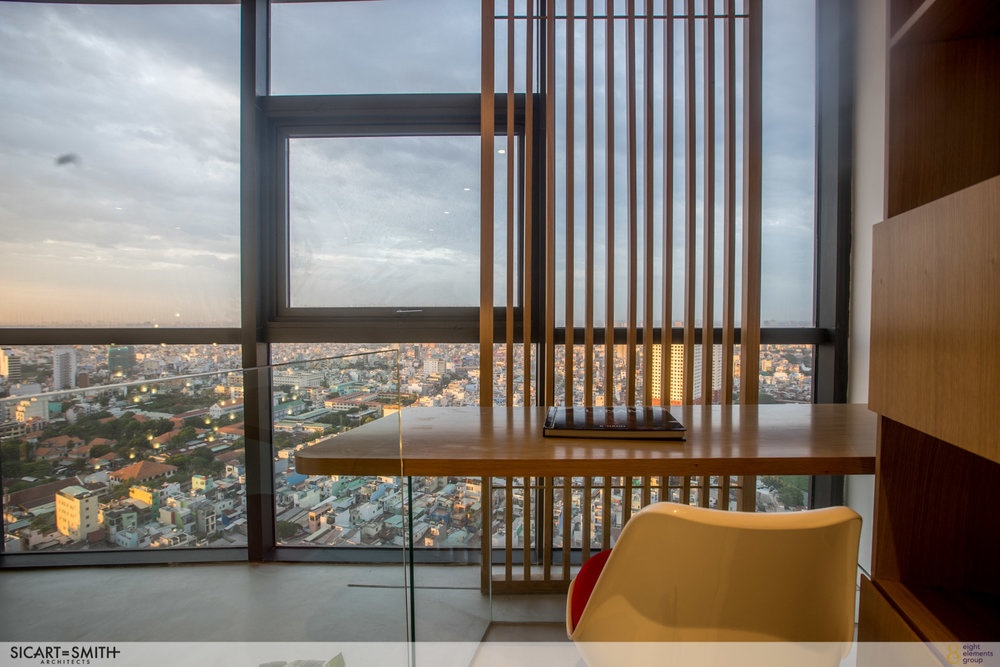 The_Peak_Penthouse_2701_Working_station_with_great_views