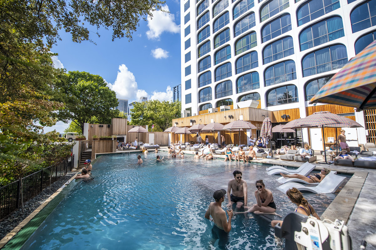 SPORTS.Line-Hotel-pool-DH